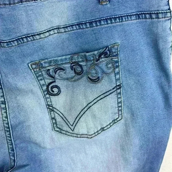 Suzanne Betro Women's Blue Jeans - Size 18 - Picture 7 of 8